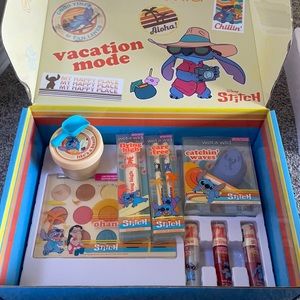 Lilo and stitch wet n wild!!